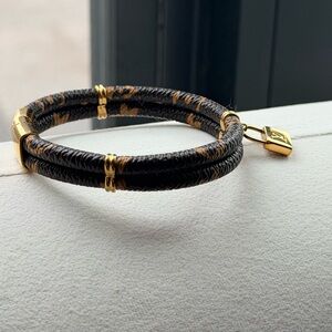 Elegant locket brown & Gold women’s Bracelet with charm locket